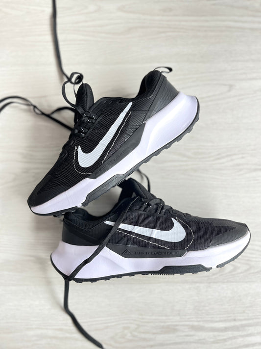 NIKE JUNIPER TRAIL 2 | NEGRA
