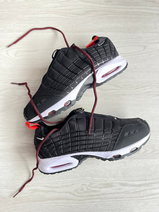 NIKE SUNDER | NEGRA