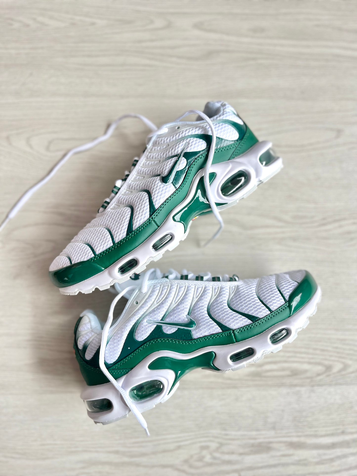 NIKE TN | LACOSTE