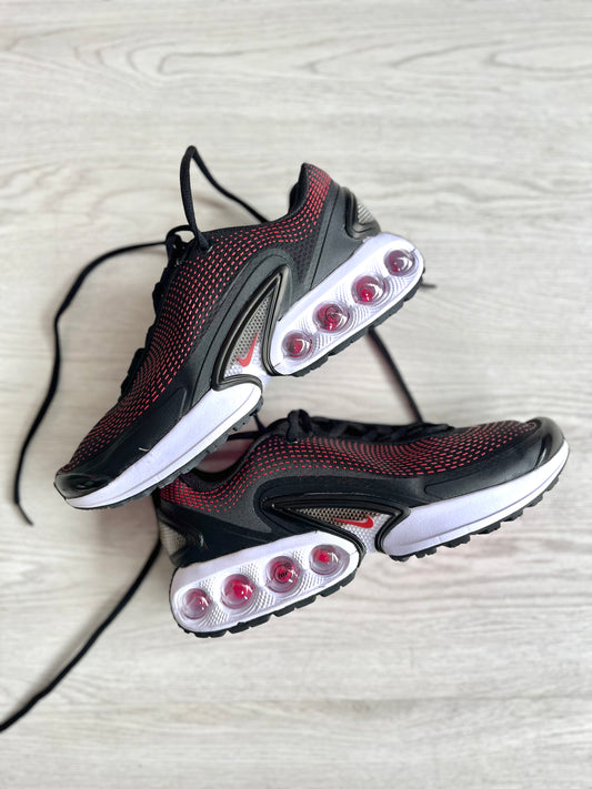 NIKE DN | ROJA NEGRO