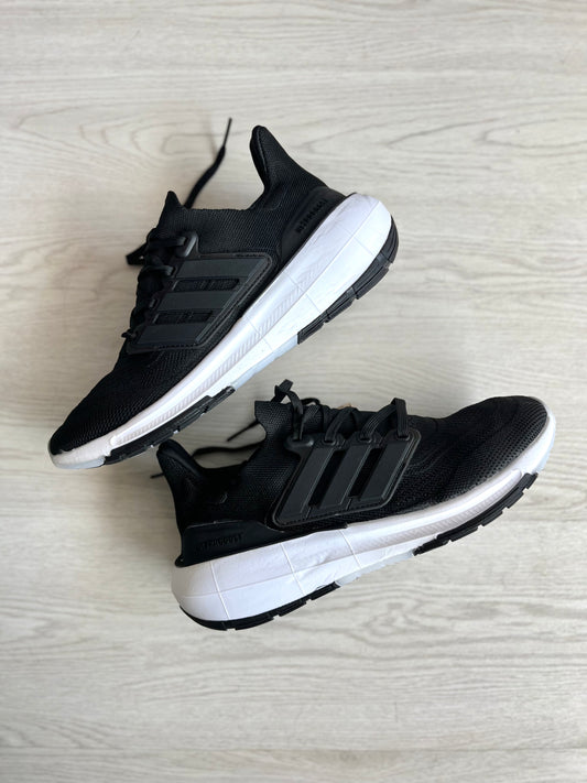 ADIDAS ULTRABOOST | NEGRA BLANCO