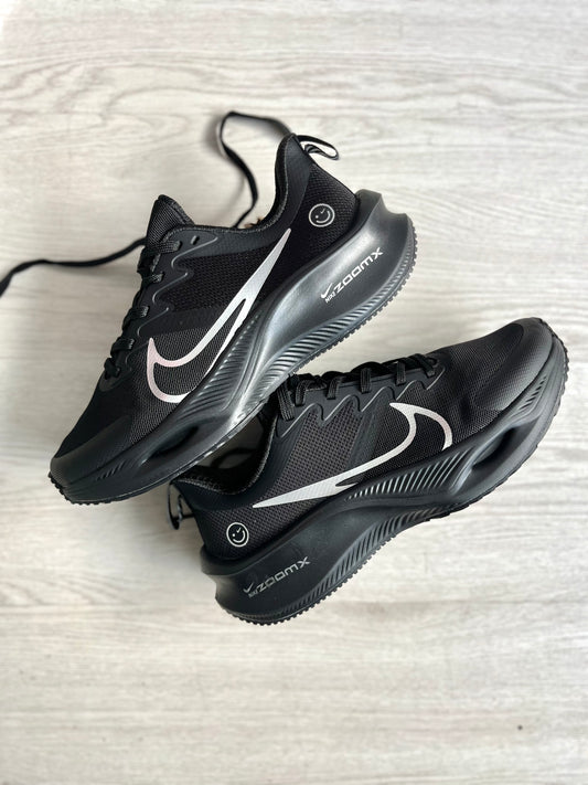 NIKE ZOOM HAPPY | NEGRO