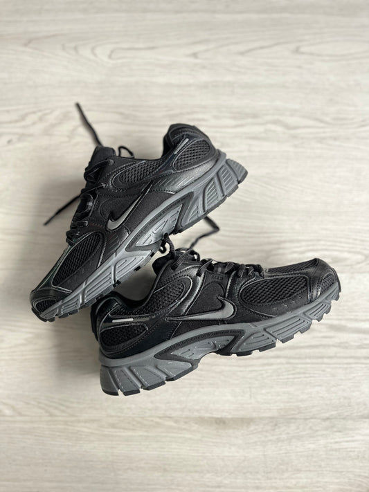 NIKE V2K | NEGRO GRIS