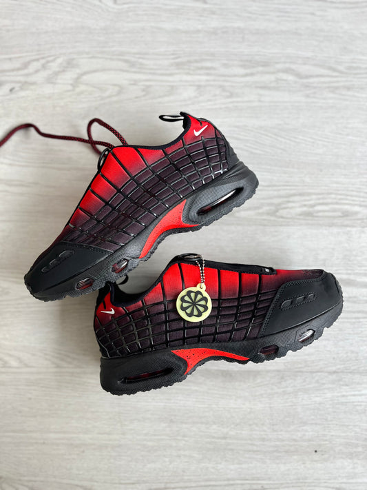 NIKE SUNDER | NEGRO ROJO