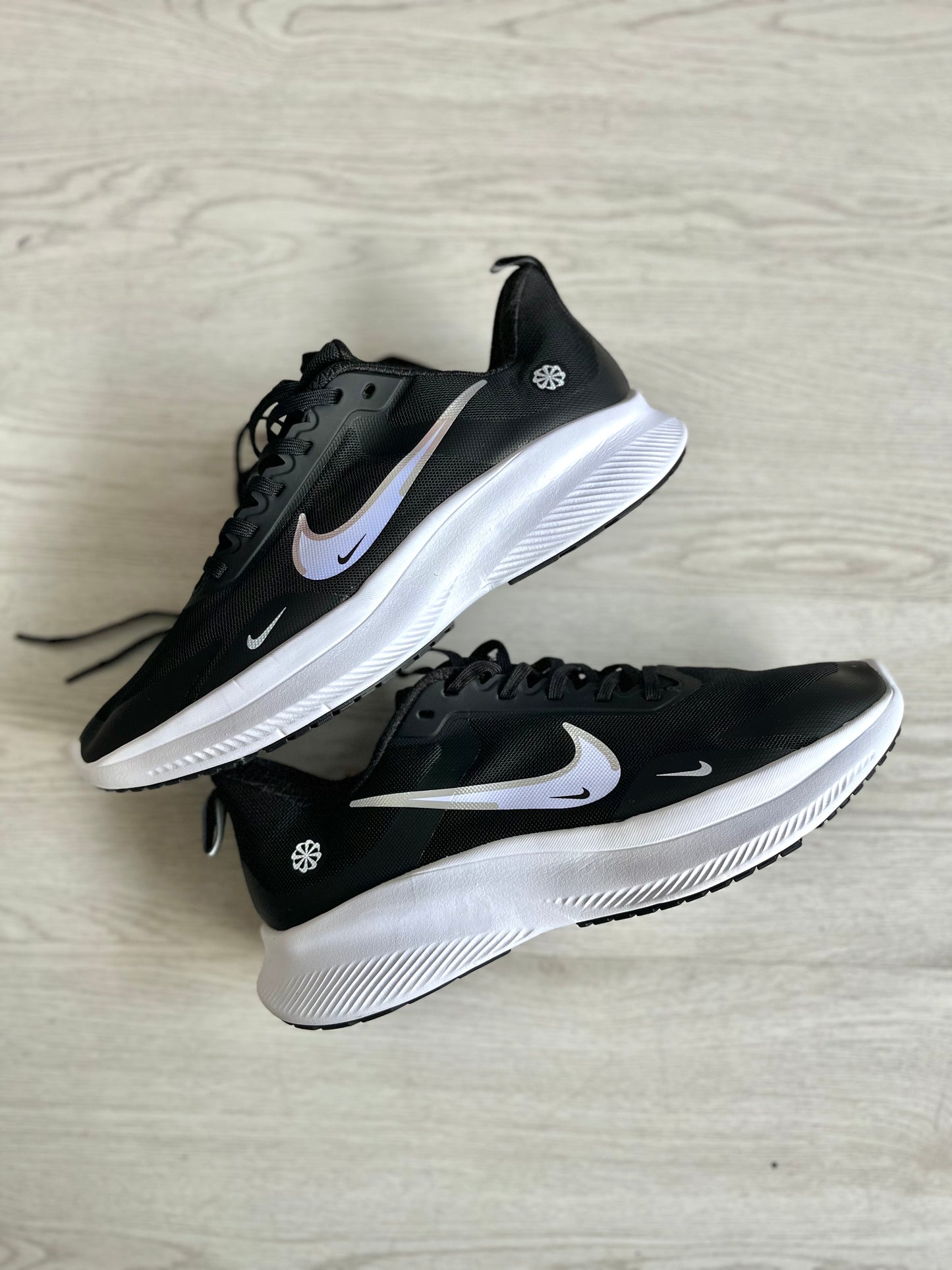 NIKE ZOOM SPEED | NEGRO BLANCO