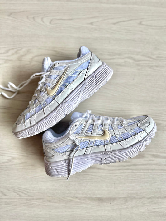 NIKE P600 | BLANCO